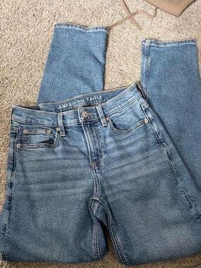 American Eagle Outfitters Women’s Light Blue Straight Leg Jeans